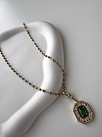 Yeşil Taşlı Viral Kolye