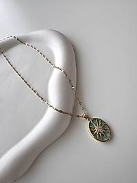 Parlak Taşlı Güneş Kolye