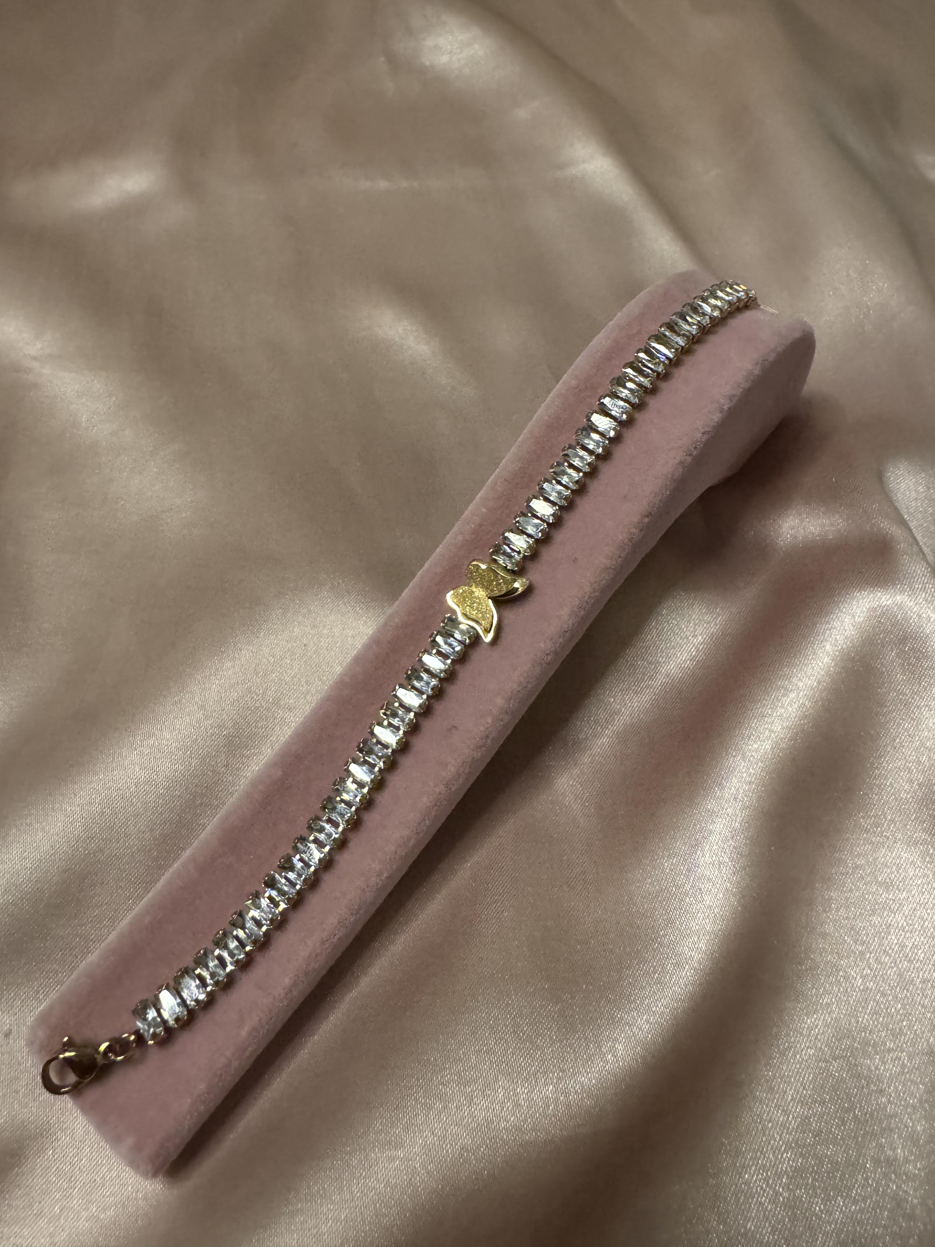 Kelebek detaylı su yolu