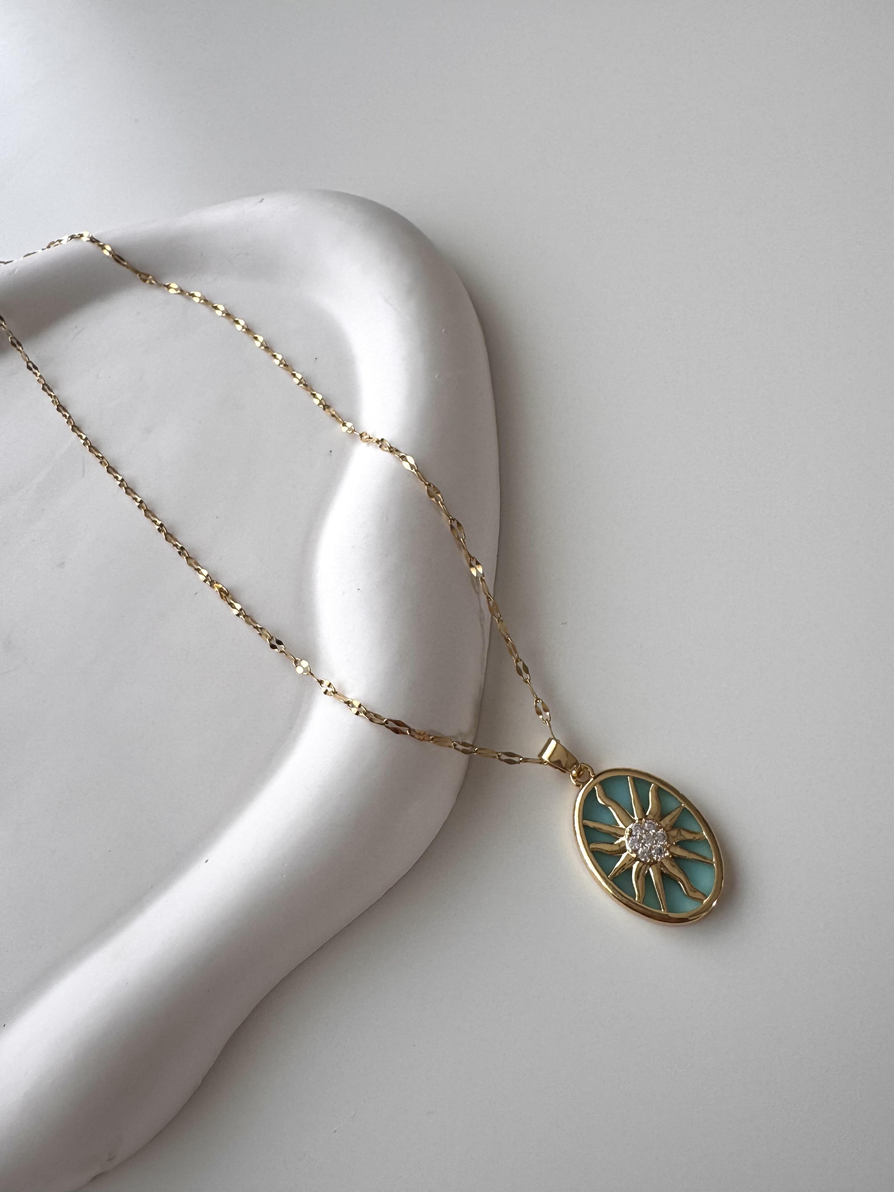 Parlak Taşlı Güneş Kolye