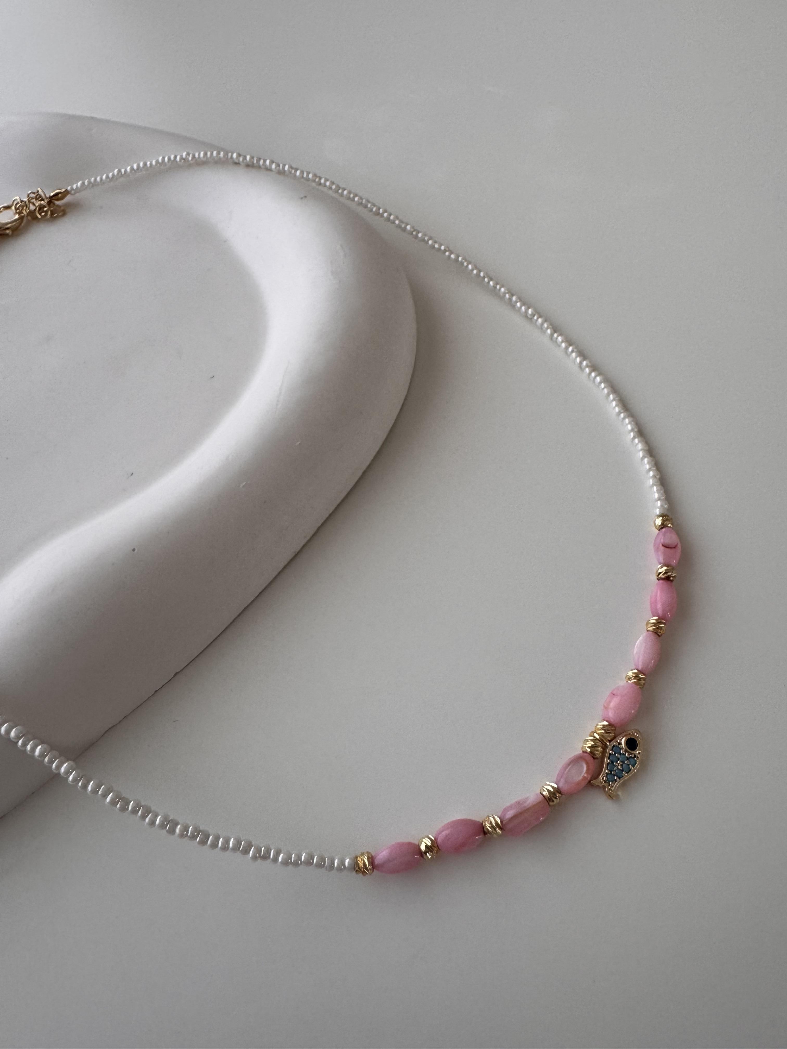 Pembe Taşlı Şans Kolyesi